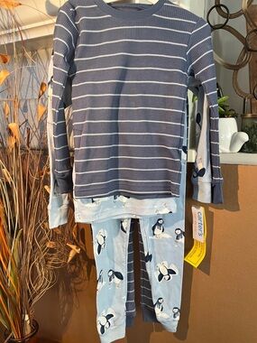 Carter's  2 pairs of Pajamas
